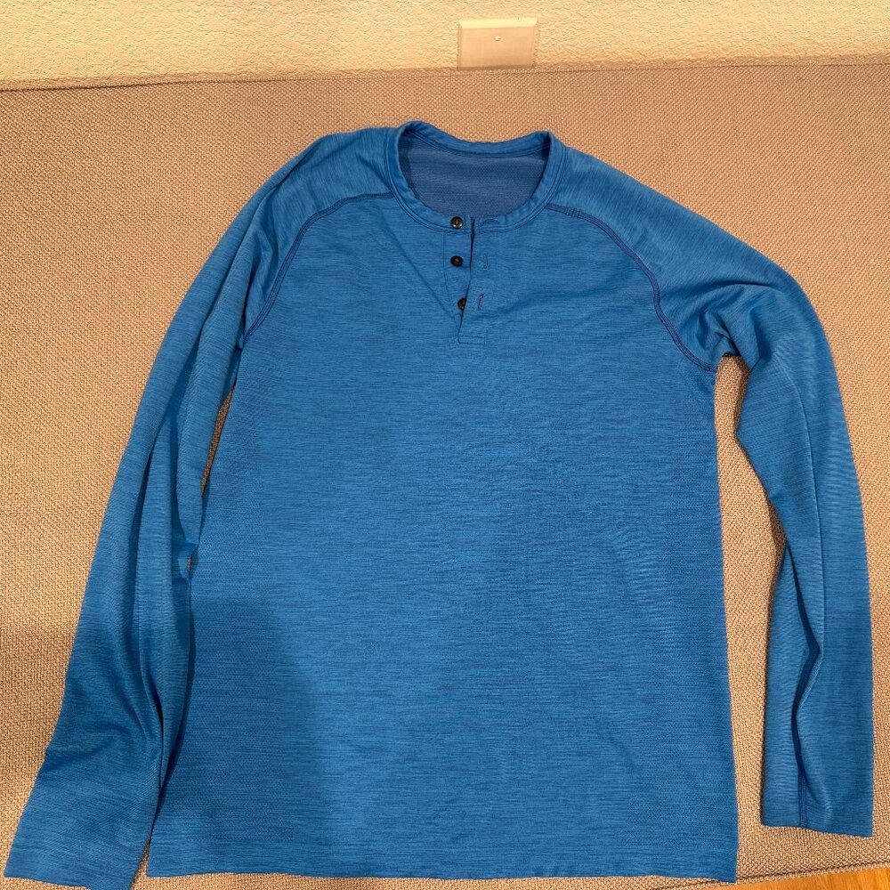 Barely worn lululemon Men's Medium - Active wear Henley